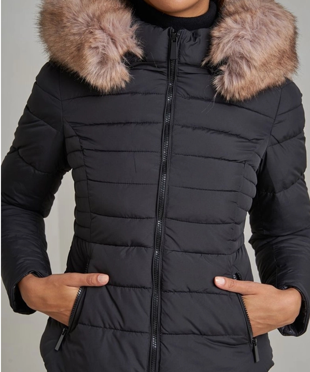 Schlichte Daunenjacke mit Kunstpelzkapuze1