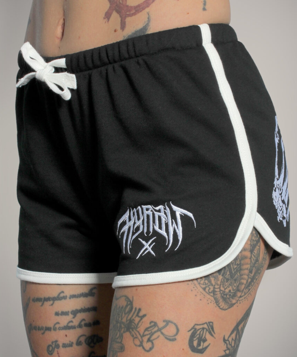 Damen Sweatshorts Kurze Jogginghose Damen Hotpants Sweat Damen Lounge Shorts Damen Booty Shorts Damen Kurze Baumwollshorts Damen Casual Shorts Damen Streetwear Shorts Damen Freche Damen Shorts Mittelfinger Stickerei Finger Emoji Stickerei Statement Shorts Provokante Streetwear Rebel Fashion Damen Edgy Fashion Y2K Shorts Damen TikTok Fashion Shorts Festival Outfit Damen Chillwear Damen Oversize Hoodie & Shorts Set Po Stickerei Shorts Backprint Shorts Damen Bestickte Shorts Damen Humorvolle Mode Damen Coole Sweatshorts Damen Sommer Shorts Damen High Waist Sweatshorts Soft Touch Shorts Urban Style Damen Instagram Fashion Damen